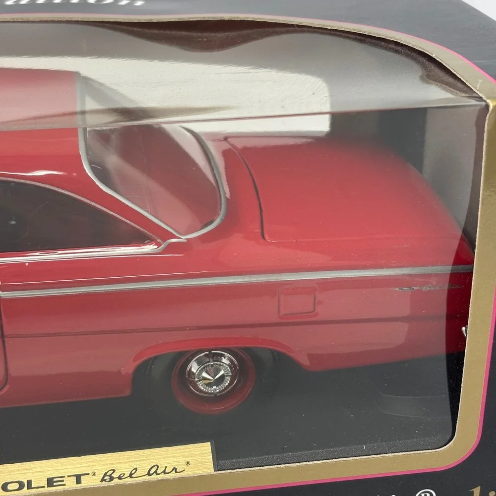 1962 Chevrolet Bel Air Red 1:18 Maisto Special Edition Diecast Open Box